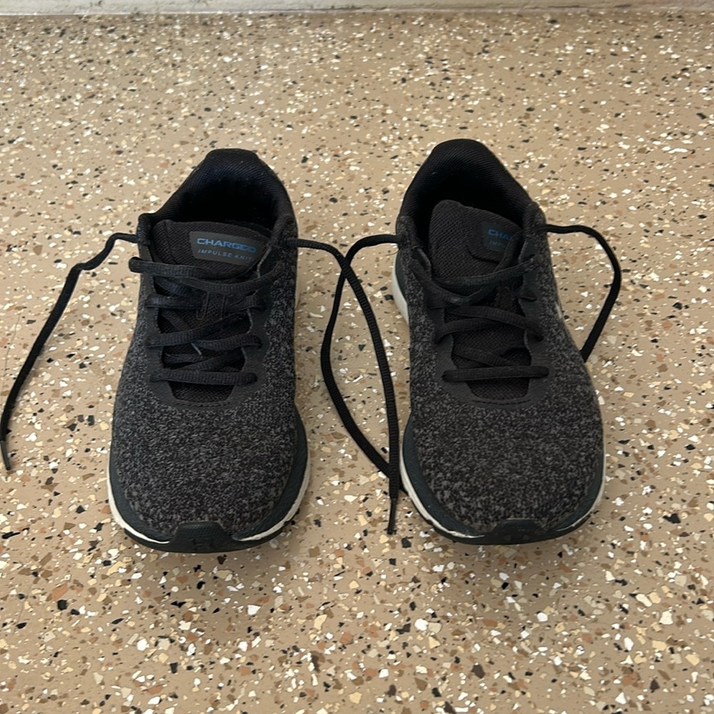 Black under Armour sneakers size 7